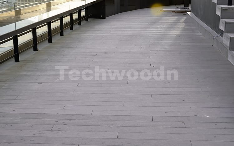 Decks comerciais de WPC