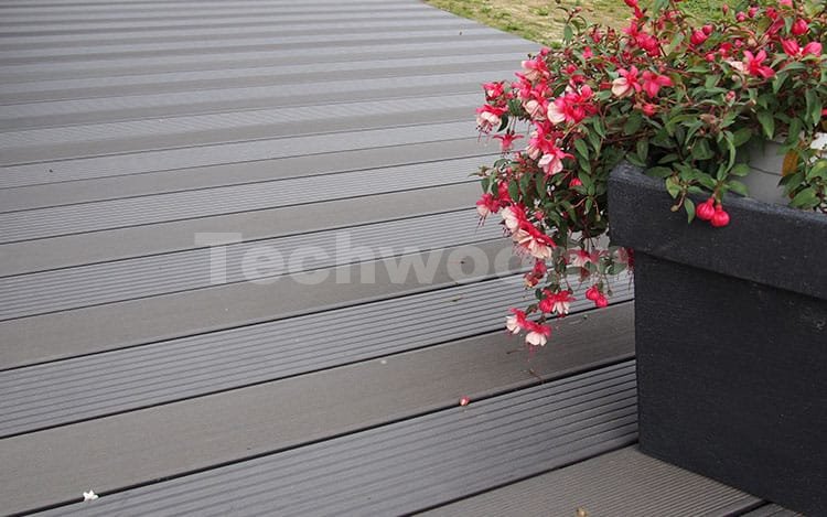 construyendo-una-jardín-deck