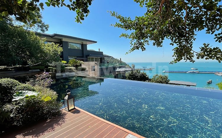 軽量中空複合デッキ