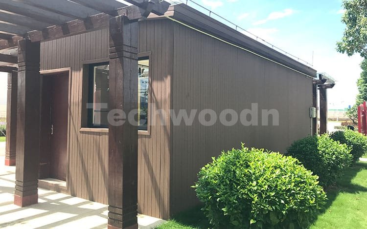 Revestimiento y revestimiento compuesto