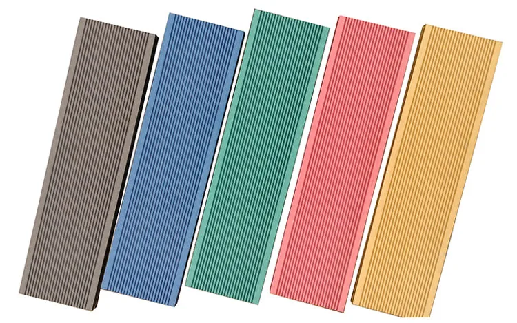 Diferença entre material de deck WPC sólido e oco