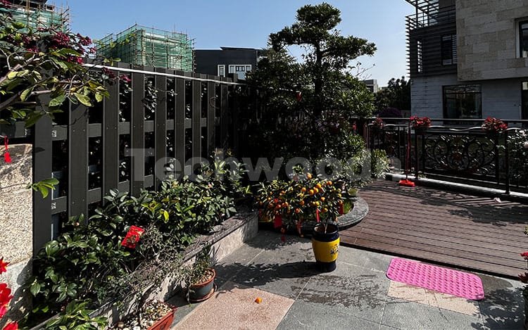 Panneaux de clôture composites en plastique bois gris extérieur