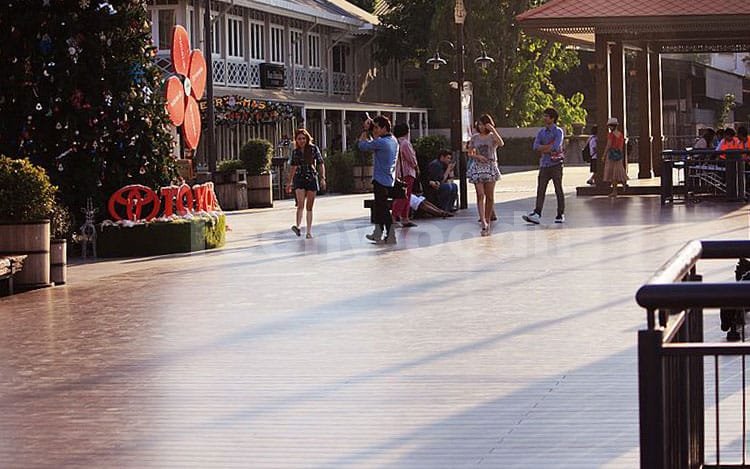 ボードウォーク表面用複合ボード