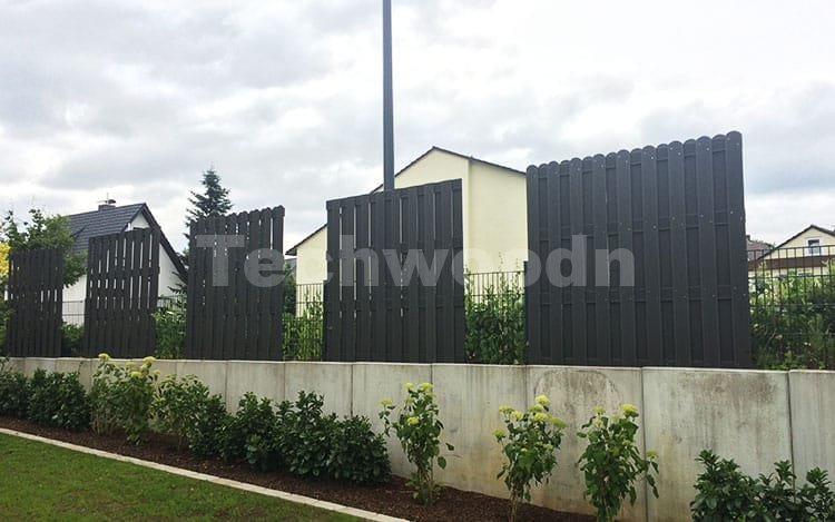 Panel de valla oscuro clásico