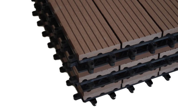 Você pode colocar peças de deck na grama (2)