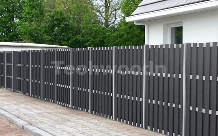 Wartungsarmer Gartenzaun