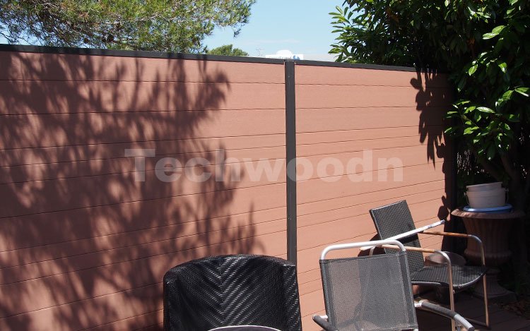 clôture composite résistante aux intempéries