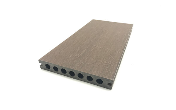 co-extrusion-wood-plastic-composite-deck
